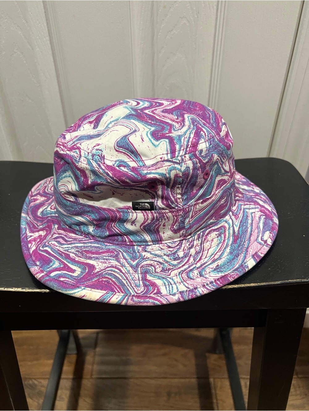 The North Face kids medium UPF 40 summer Bucket Hat in Purple, Blue & White
